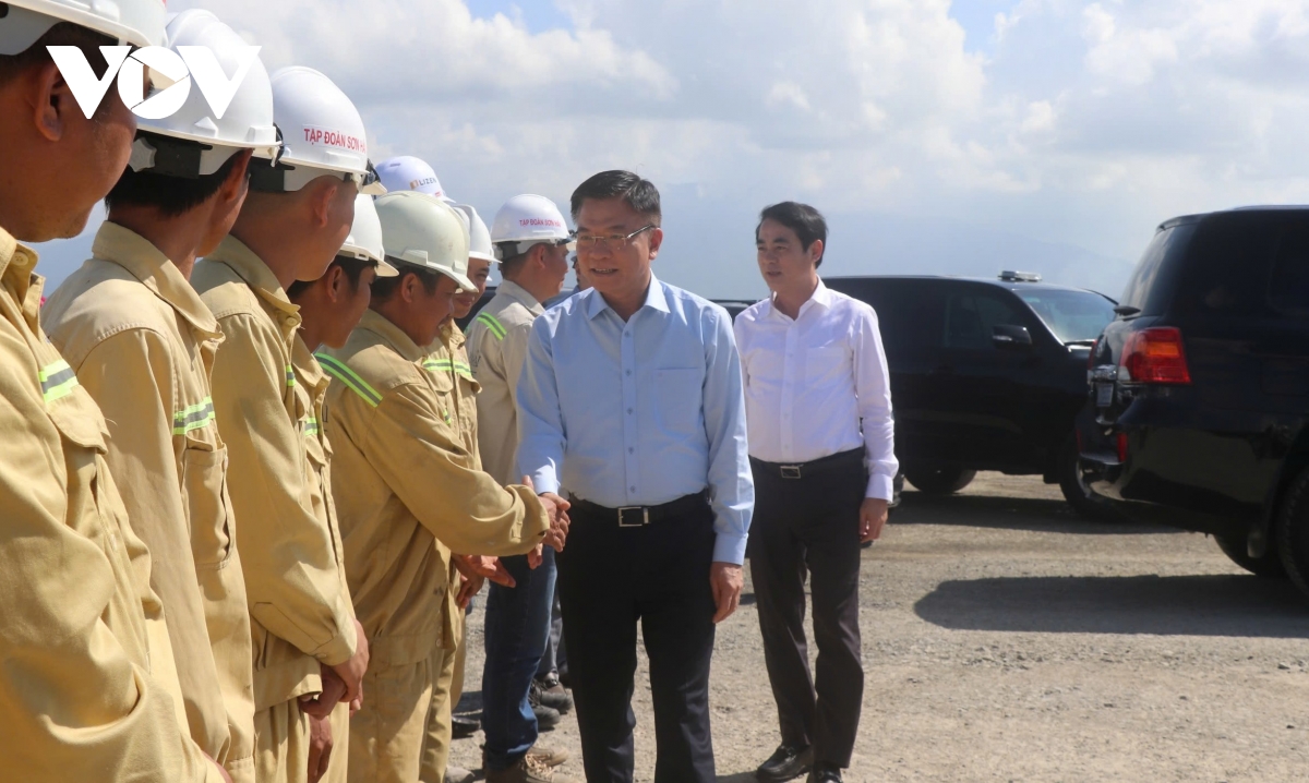 Phó Thủ tướng Lê Thành Long kiểm tra các dự án cao tốc tại Nam Trung Bộ